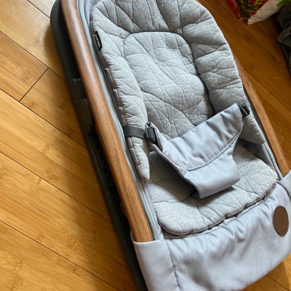 Maxi Cosi baby seat-2 in 1 seat and rocker - Picture 6 of 7
